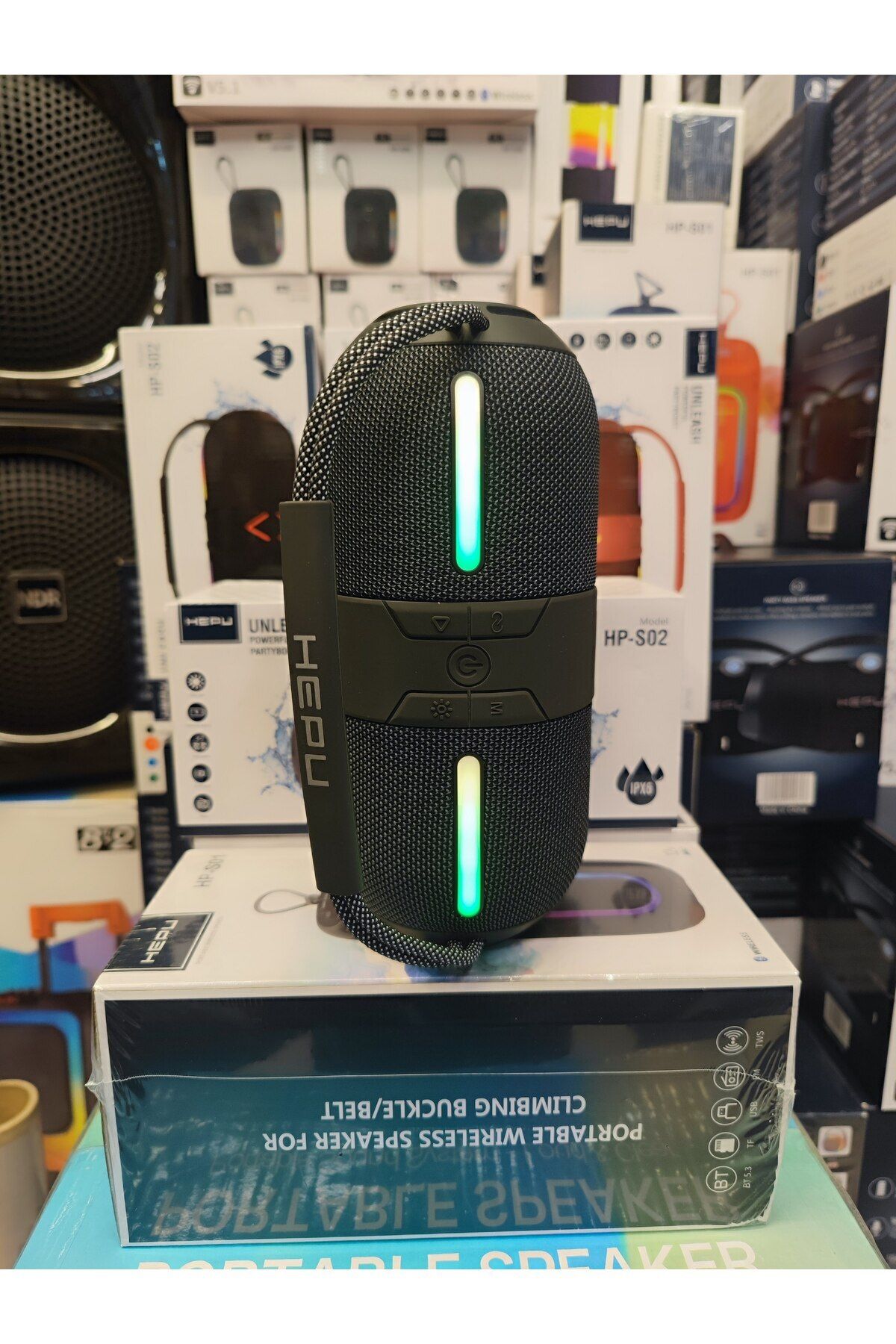 HP-S02%20Taşınabili%20Şarjlı%20Bluetooth%20Hoparlör%20Rgb%20Usb%20Aux%20Tf%201500%20Mah%2015%20w%20Rms